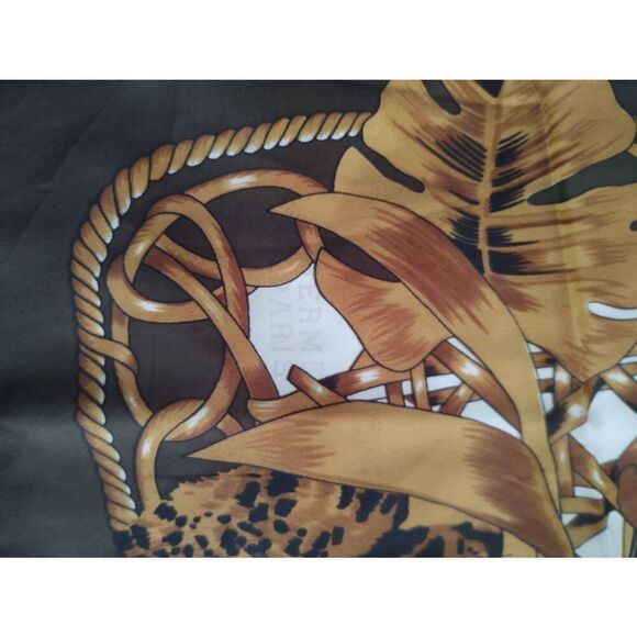 VTG Hermes Paris Olive Green Tiger Print 100% Seta-Silk Scarf 34" Head Cover - Picture 3 of 9